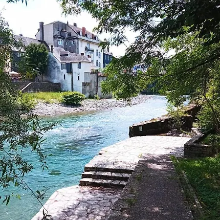 Charmant Studio En Hyper-Centre D'Oloron-Sainte-Marie Surplombant Le Gave D'Ossau. * Oloron-Sainte-Marie