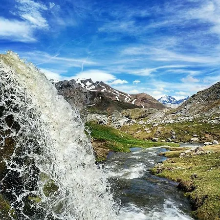 Lägenhet Charmant Studio En Hyper-Centre D'Oloron-Sainte-Marie Surplombant Le Gave D'Ossau. Oloron-Sainte-Marie