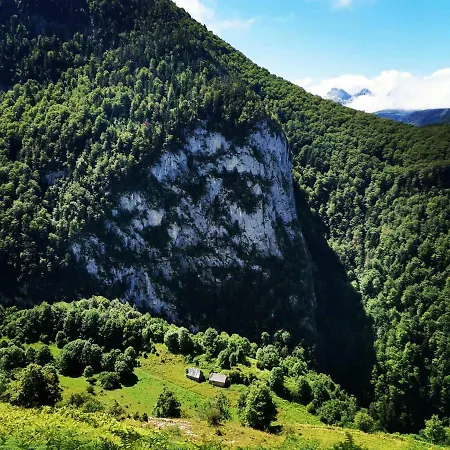 Charmant Studio En Hyper-Centre D'Oloron-Sainte-Marie Surplombant Le Gave D'Ossau. Lägenhet *